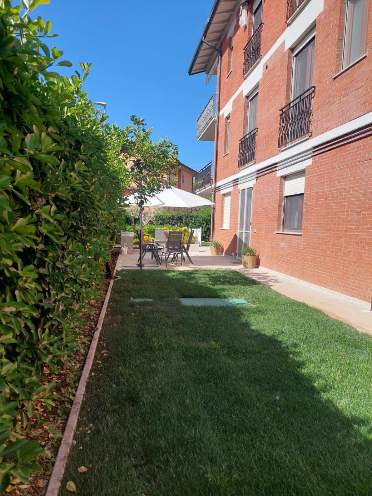 Casa Del Sole Apartments With Garden マリーナ・ディ・ピサ エクステリア 写真